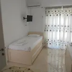 Viktori Apartment *