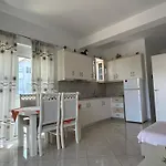 Viktori Apartment