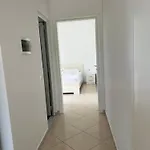 Viktori Apartment *