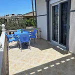 Viktori Apartment *