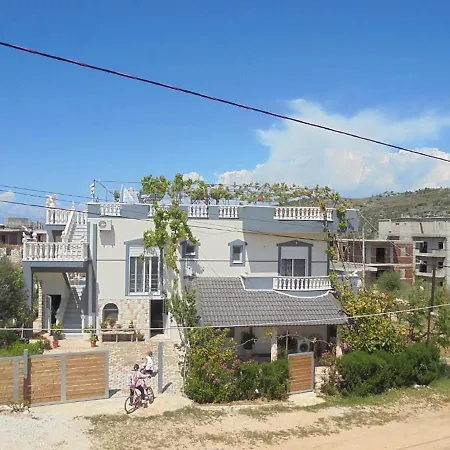 Viktori Апартаменты Ксамил