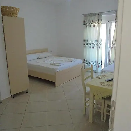 Viktori Апартаменты Ксамил