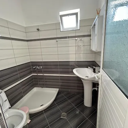 Viktori