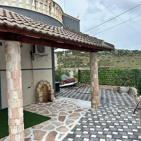 Apartament Viktori *